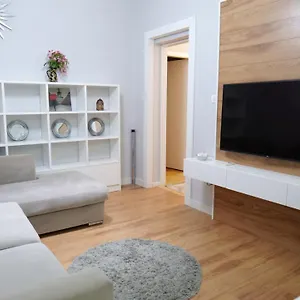 Apartament Center Niko 04, Tirana