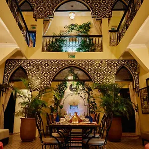 احجز هنا